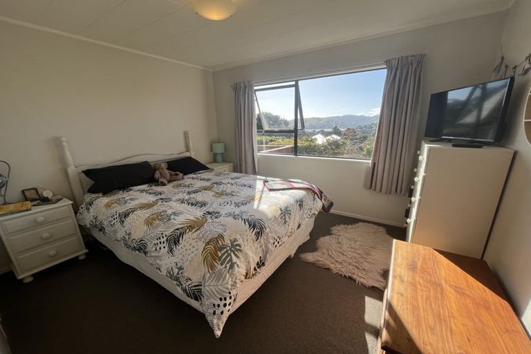 Photo of property in 18b Parkinson Close, Whitby, Porirua, 5024