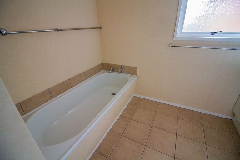 Photo of property in 11a Henare Street, West End, Palmerston North, 4412