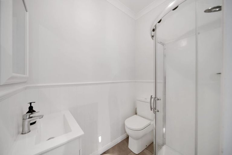 Photo of property in 15 Sea View Terrace, Cockle Bay, Auckland, 2014