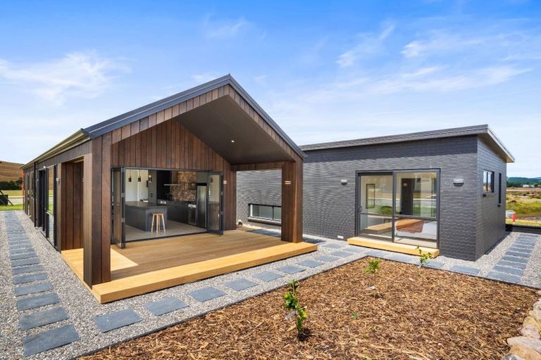 Photo of property in 102 Wairau Drive, Tikipunga, Whangarei, 0112