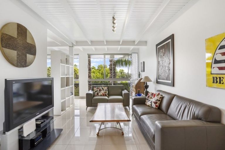 Photo of property in 3/73 Princes Street, Northcote Point, Auckland, 0627