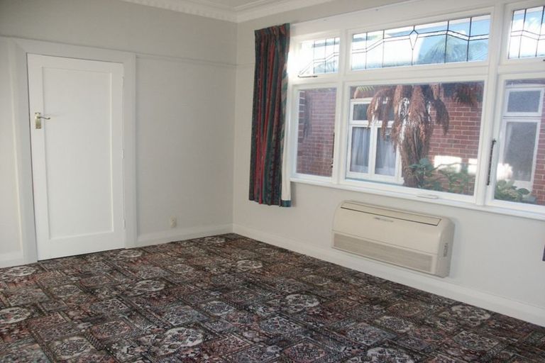 Photo of property in 31 Beach Street, Saint Clair, Dunedin, 9012