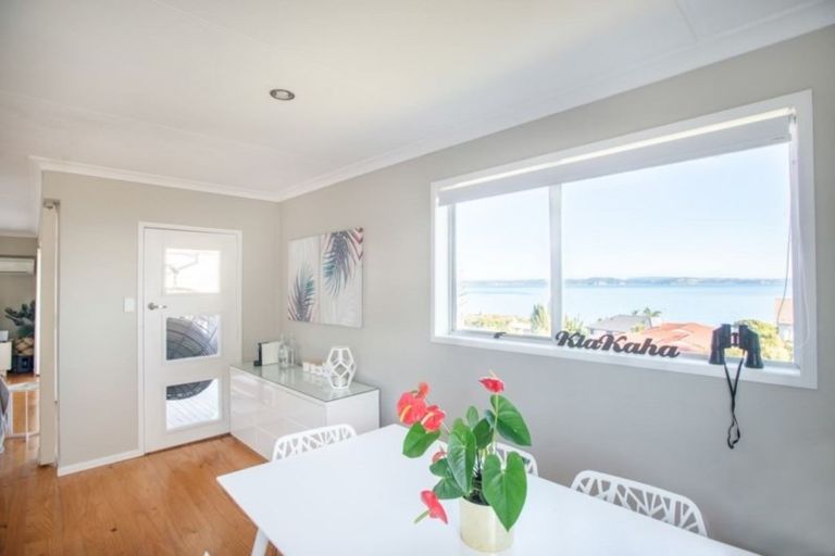 Photo of property in 57 Pacific Parade, Army Bay, Whangaparaoa, 0930