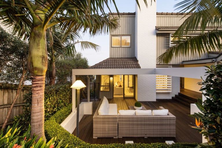 Photo of property in 35 Sylvan Park Avenue, Milford, Auckland, 0620