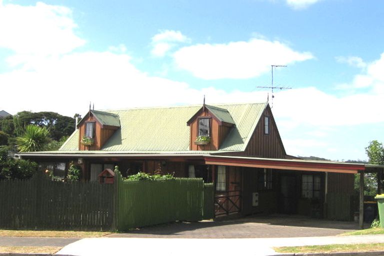 Photo of property in 65 Hadfield Street, Beach Haven, Auckland, 0626