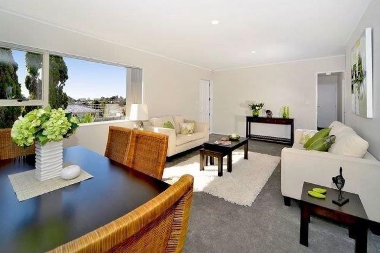 Photo of property in 2/25 Kopara Place, Clendon Park, Auckland, 2103