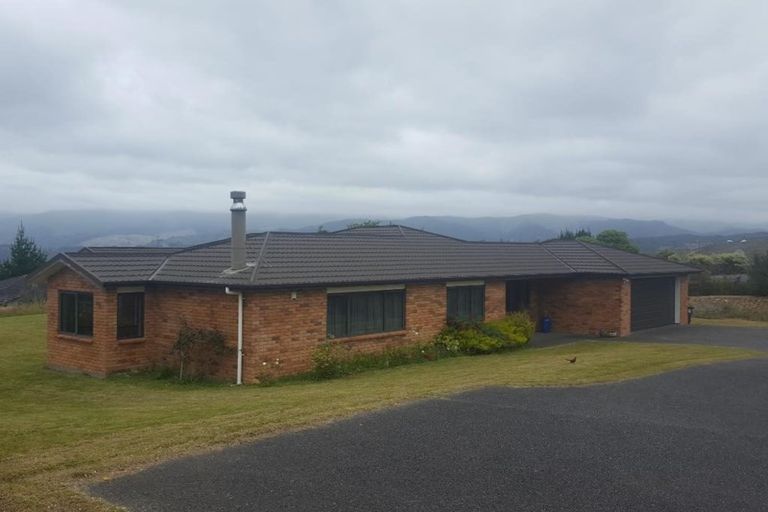 Photo of property in 70 Kirton Drive, Riverstone Terraces, Upper Hutt, 5018