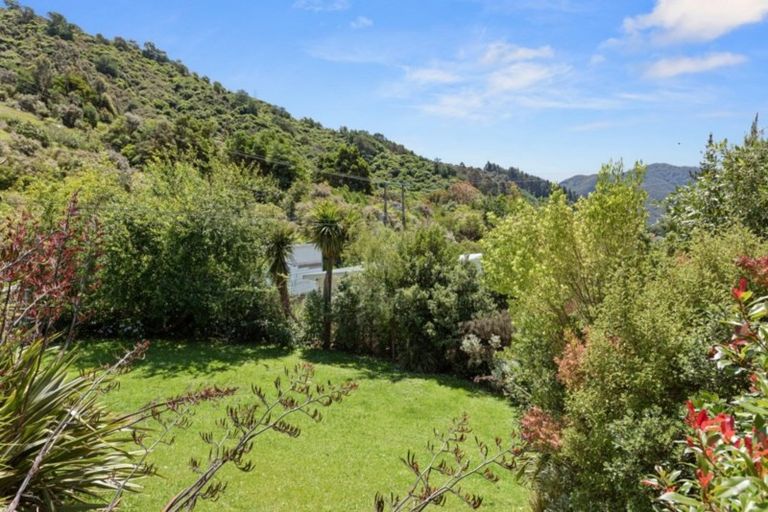 Photo of property in 27 Main Road, Havelock, 7100