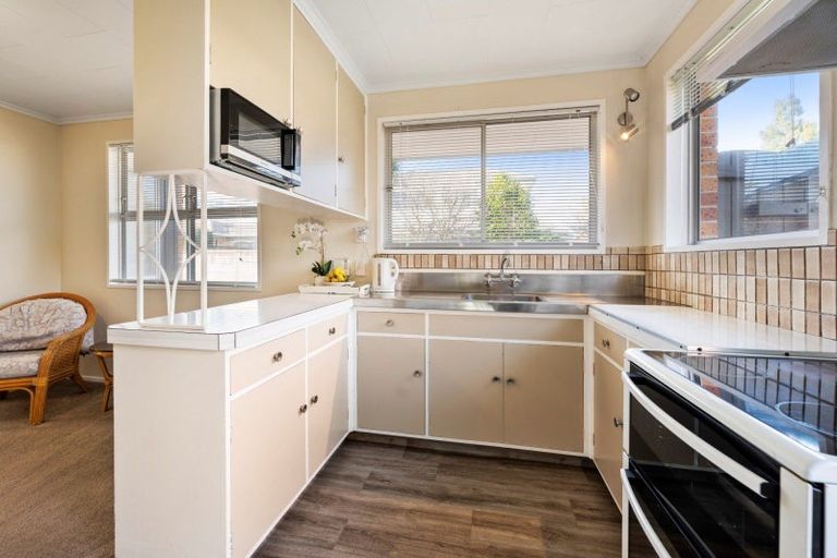 Photo of property in 15 Carnot Street, Glenholme, Rotorua, 3010