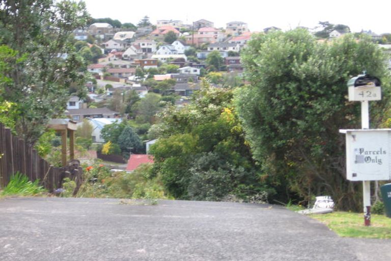 Photo of property in 2/42 Target Road, Totara Vale, Auckland, 0629