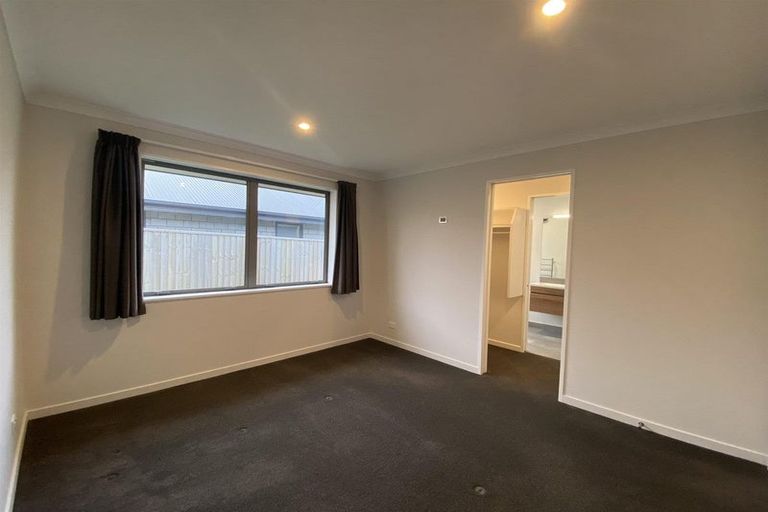 Photo of property in 31 Tara Crescent, Woodend, 7610