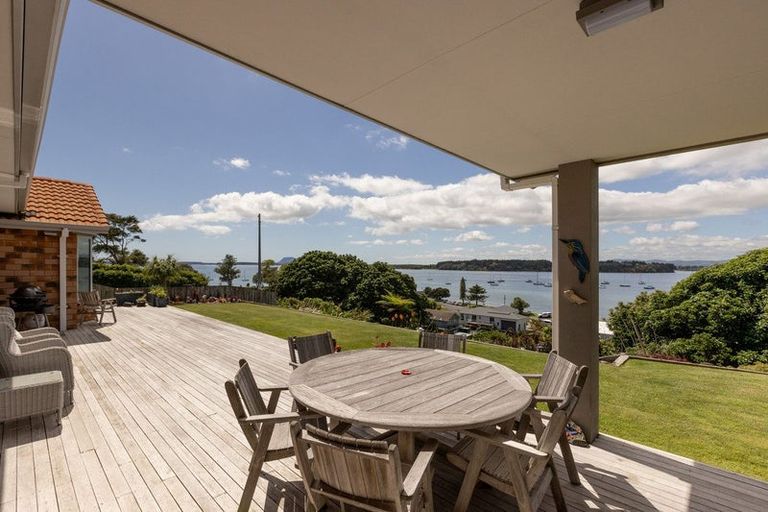 Photo of property in 109 Harbour View Road, Omokoroa, 3114
