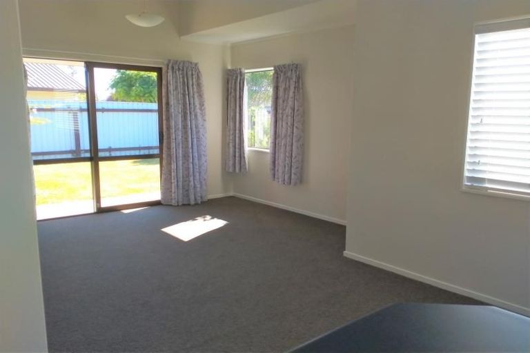 Photo of property in 2/12 Beveridge Place, Greenmeadows, Napier, 4112