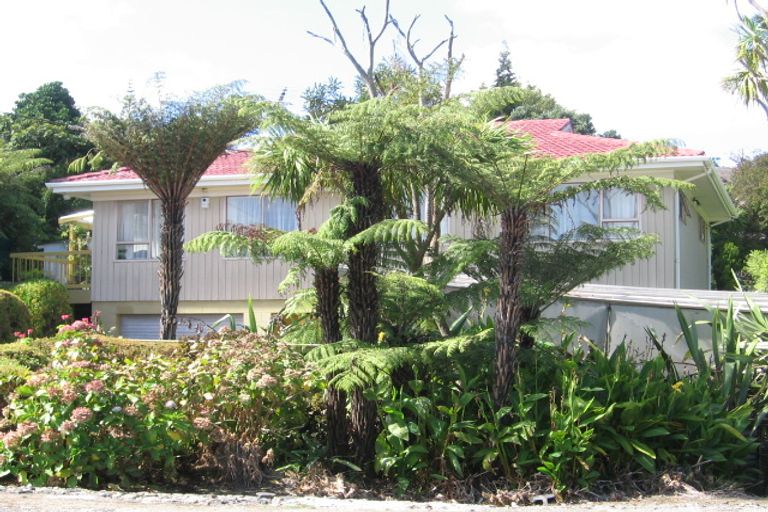 Photo of property in 7 Seaton Road, Murrays Bay, Auckland, 0630