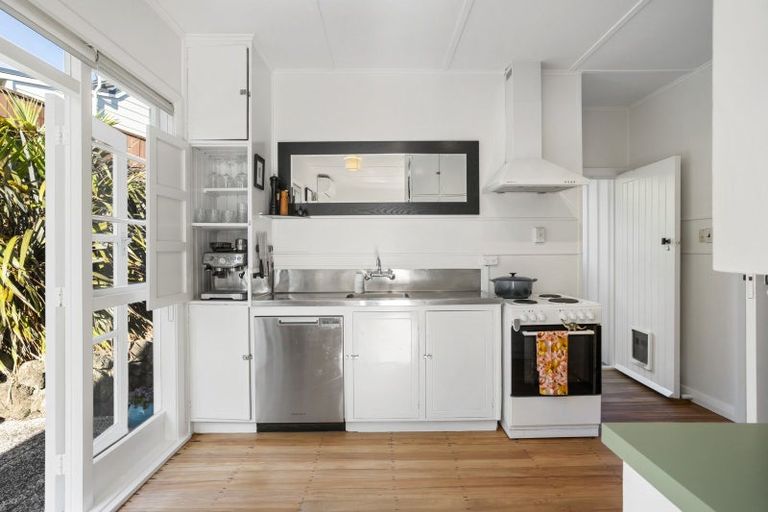 Photo of property in 20 Derby Street, Devonport, Auckland, 0624