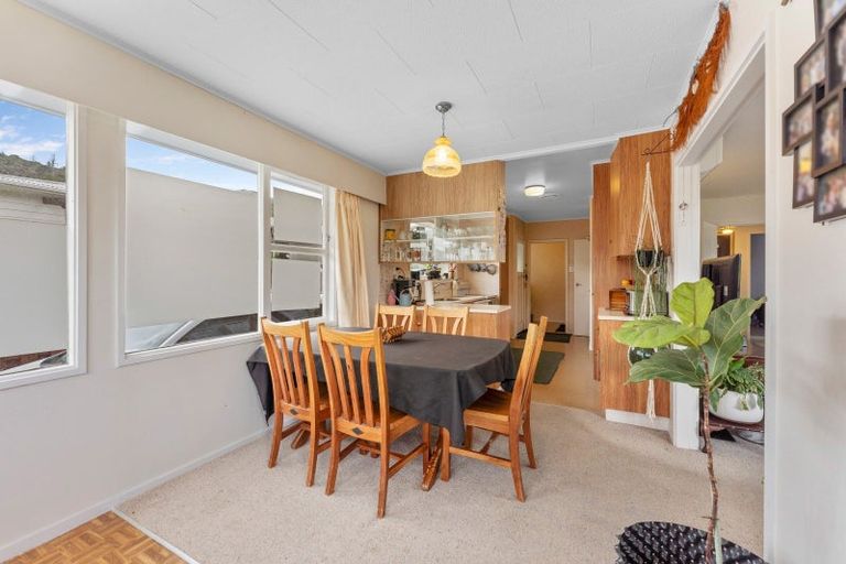Photo of property in 18 Tanekaha Street, Stokes Valley, Lower Hutt, 5019
