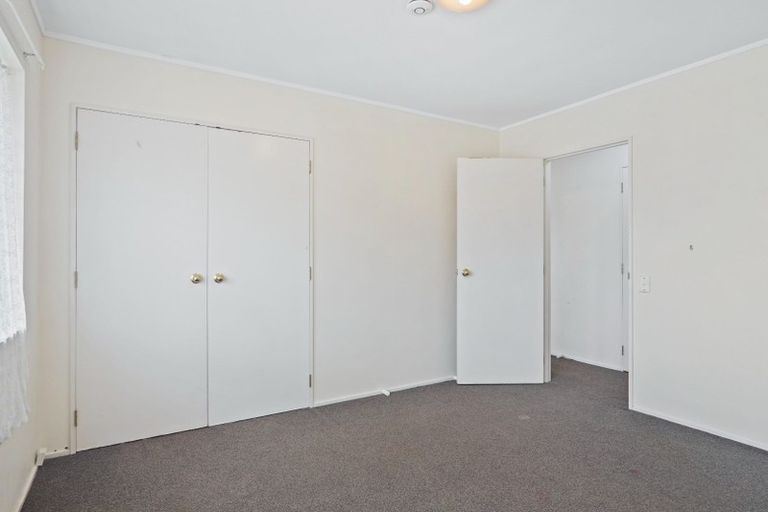 Photo of property in 2/14 Bellville Drive, Clendon Park, Auckland, 2103