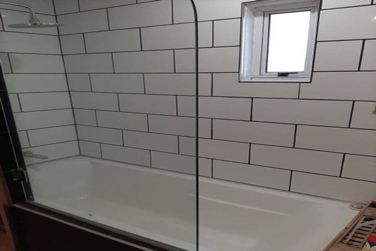 Photo of property in 54 Banbury Crescent, Fairfield, Hamilton, 3214