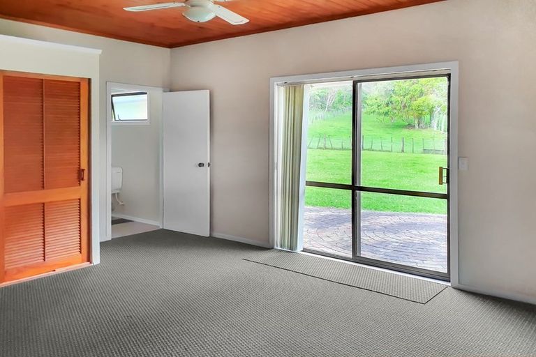 Photo of property in 161 Horsman Road, Waitakere, Henderson, 0782