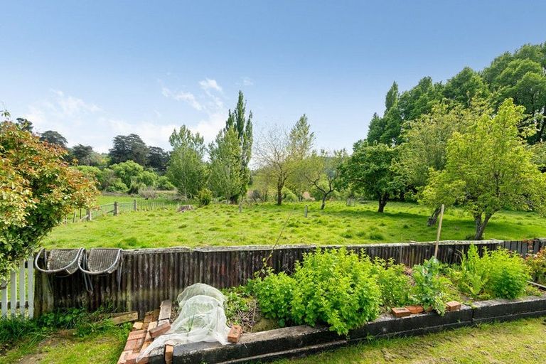 Photo of property in 1033 Masterton Castlepoint Road, Tauweru, Masterton, 5889