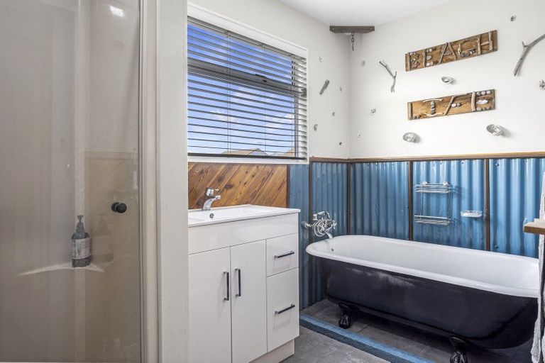 Photo of property in 22 Amberley Beach Road, Amberley, 7410