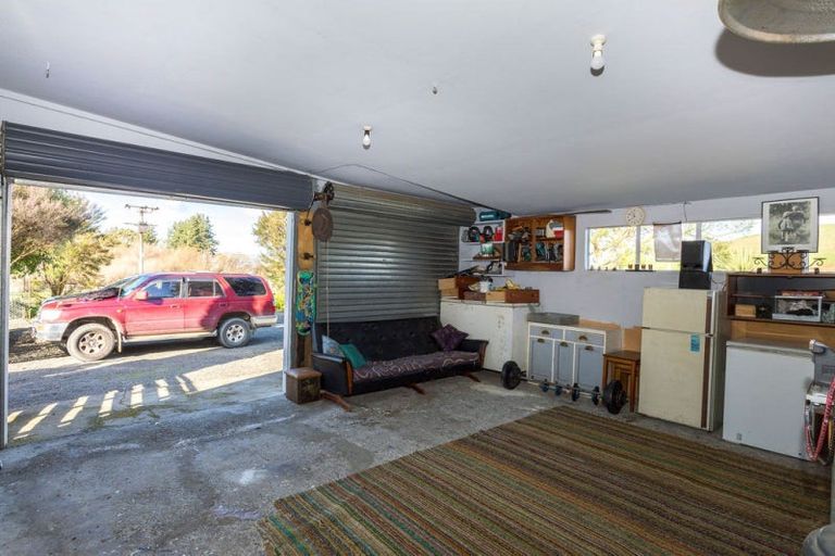 Photo of property in 3 Heretaunga Road, Maharahara, Dannevirke, 4972