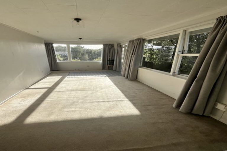 Photo of property in 495 Beach Road, Murrays Bay, Auckland, 0630
