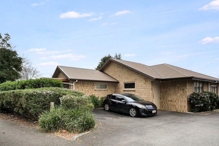 Photo of property in 1/114 Old Farm Road, Hamilton East, Hamilton, 3216