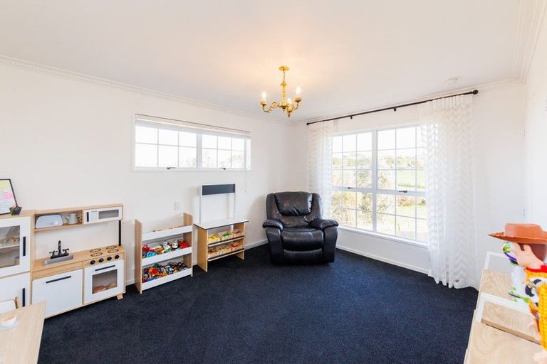 Photo of property in 35 Park View Avenue, Feilding, 4702