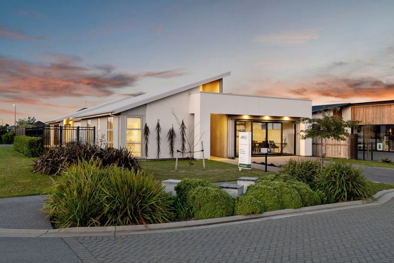 Photo of property in 13 Finstock Way, Rolleston, 7614