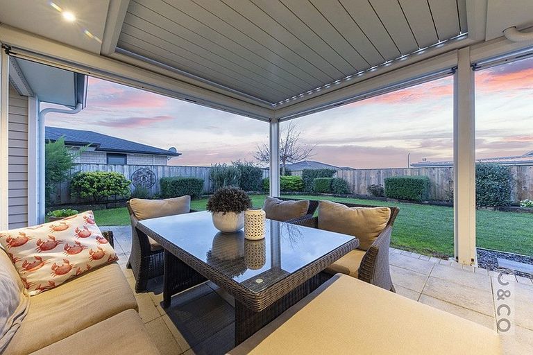 Photo of property in 15 Turpin Road, Riverhead, 0820