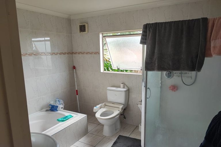 Photo of property in 48 Monte Cassino Place, Birkdale, Auckland, 0626