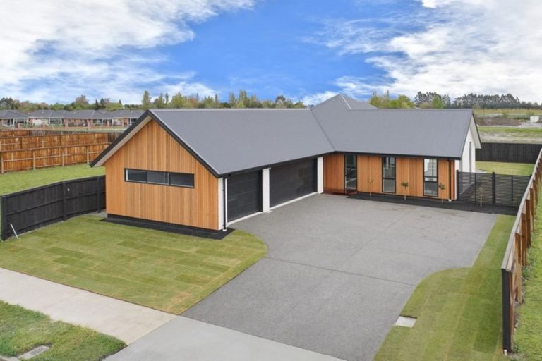 Photo of property in 12 Valour Drive, Rangiora, 7400