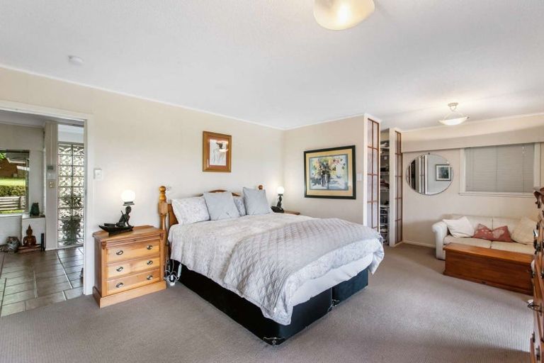 Photo of property in 139 Glenfield Road, Hillcrest, Auckland, 0626