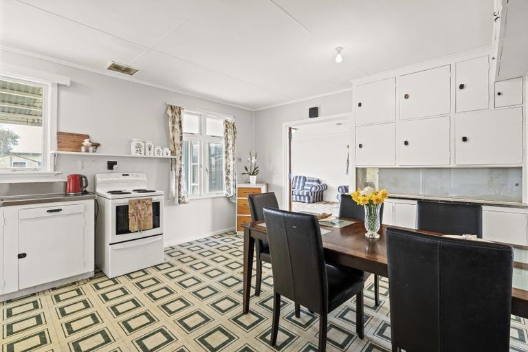 Photo of property in 15 Potaka Street, Marton, 4710