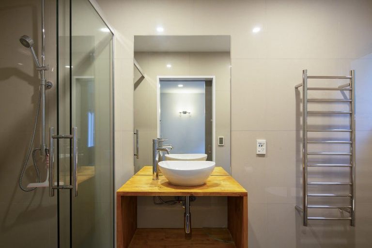 Photo of property in 11 Peregrine Place, Queenstown, 9300