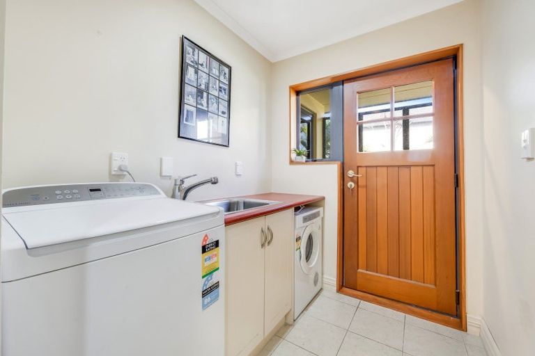 Photo of property in 49 Westerham Drive, Dannemora, Auckland, 2016