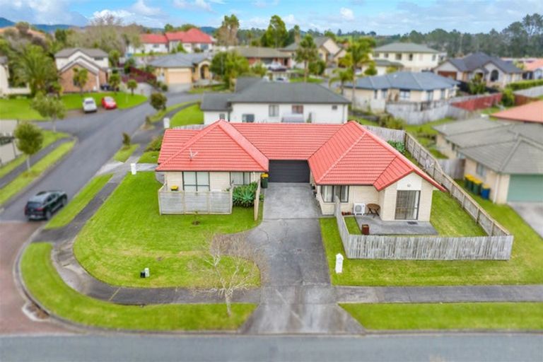 Photo of property in 1 Chardonnay Rise, Henderson, Auckland, 0612