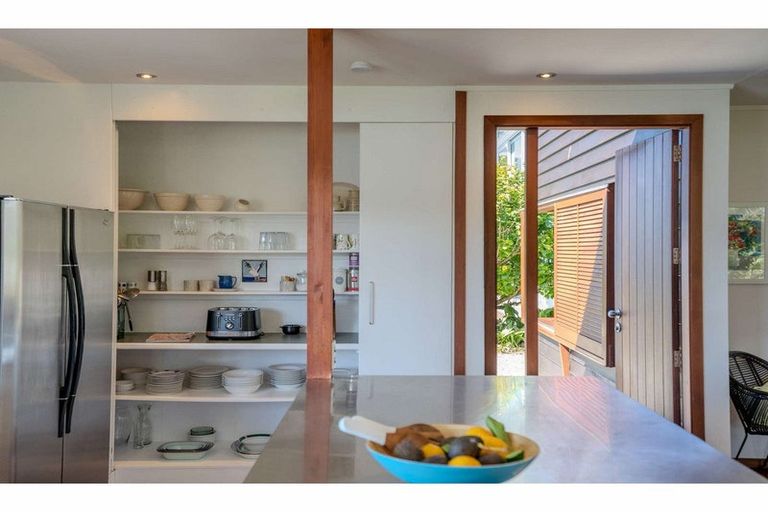 Photo of property in 135 Long Beach Road, Russell, 0202