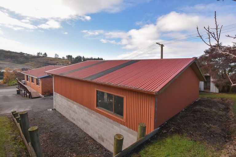 Photo of property in 124 Main Road South, Green Island, Dunedin, 9018