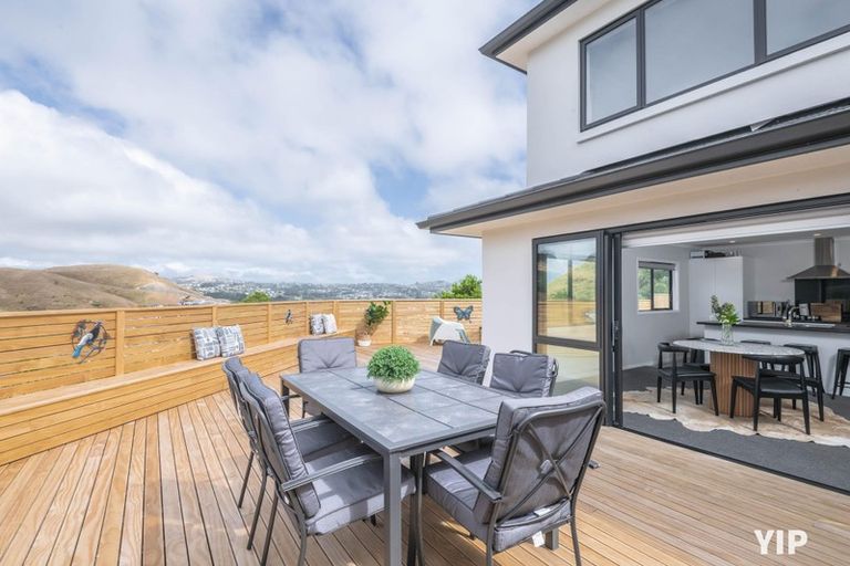 Photo of property in 130 Amesbury Drive, Churton Park, Wellington, 6037