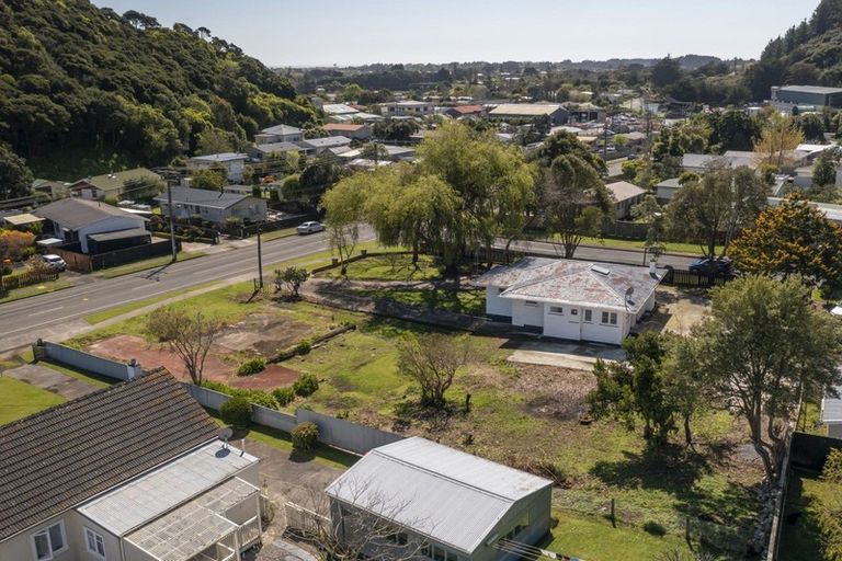 Photo of property in 26-28 Ruahine Street, Paraparaumu, 5032