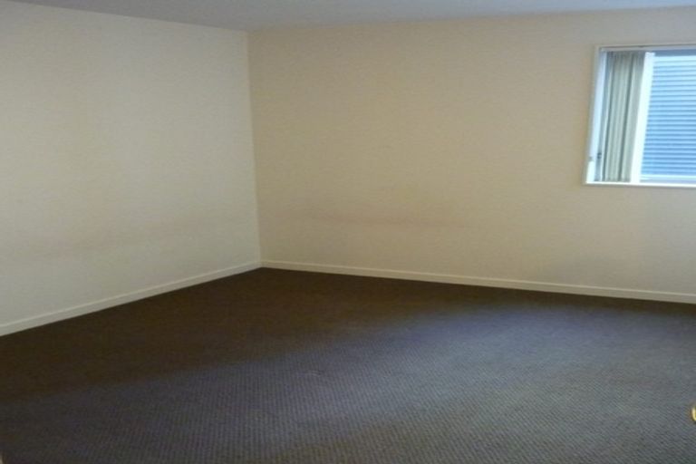Photo of property in Montreaux Apartments, 2d/164 The Terrace, Wellington Central, Wellington, 6011