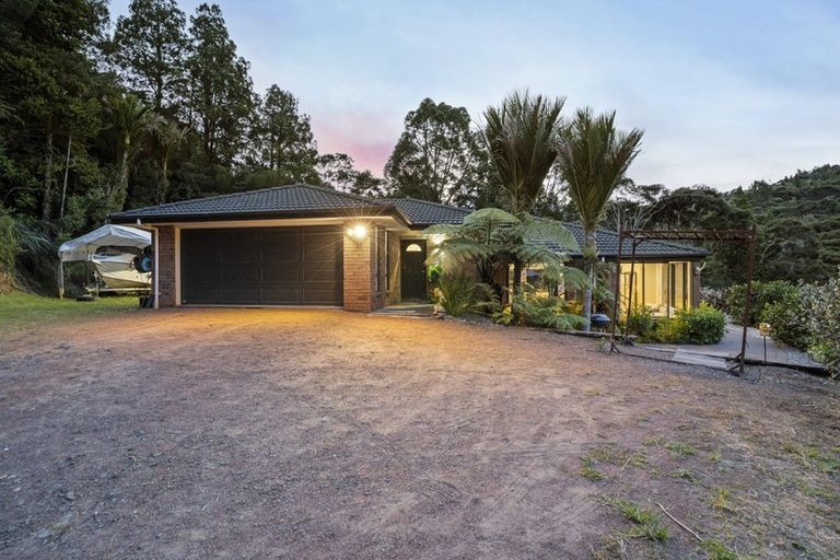 Photo of property in 63 Tram Road, Swanson, Auckland, 0614