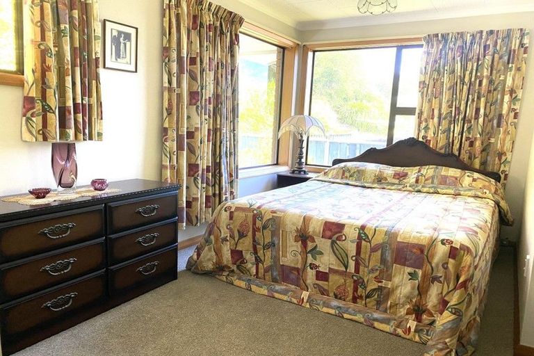 Photo of property in 1 Domain Terrace, Karoro, Greymouth, 7805