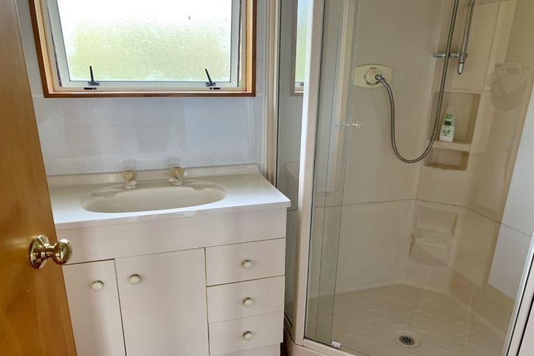 Photo of property in 65 Stillwater Crescent, Stillwater, Silverdale, 0993