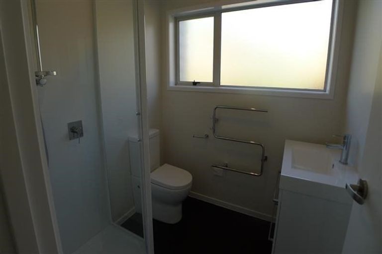 Photo of property in 24 Paewai Road, Glen Eden, Auckland, 0602