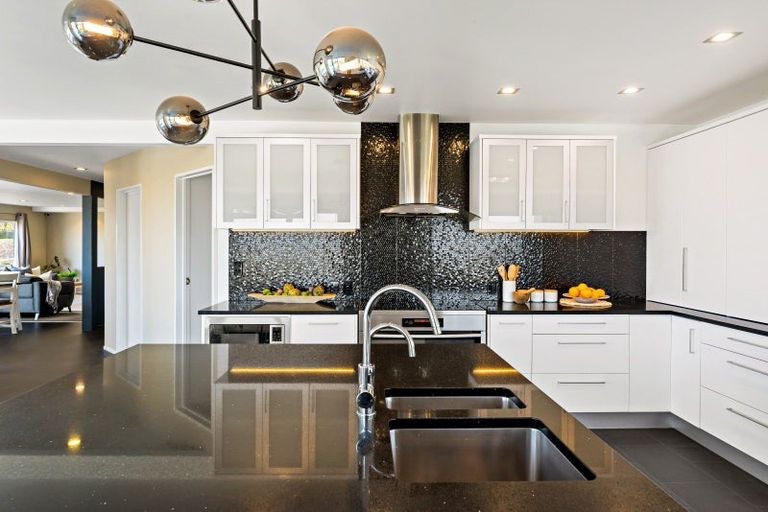 Photo of property in 1207 Whangaparaoa Road, Gulf Harbour, Whangaparaoa, 0930