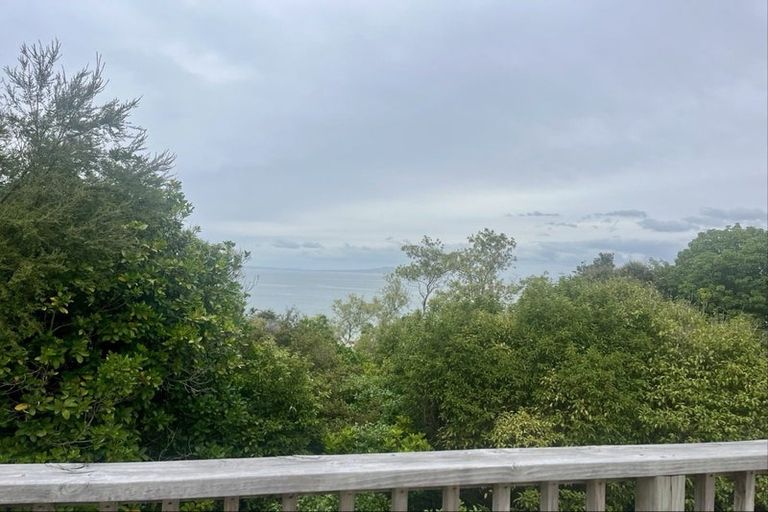 Photo of property in 18 Wade River Road, Stanmore Bay, Whangaparaoa, 0932