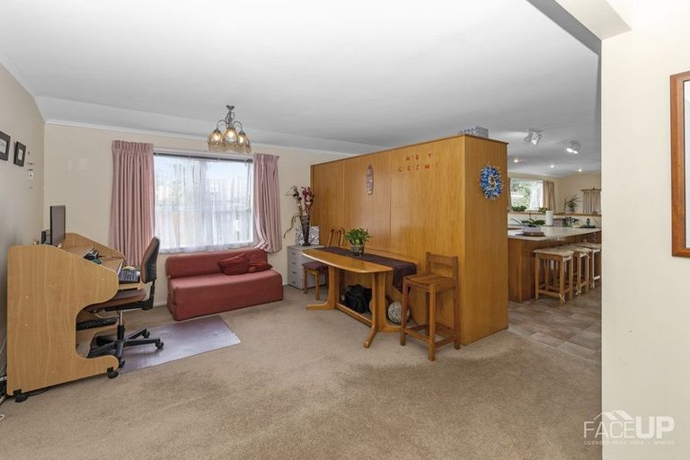 Photo of property in 30 Manuka Road, Glenfield, Auckland, 0629